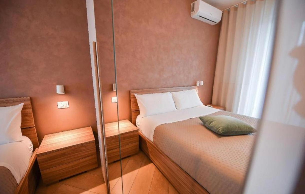 Karol Wojtyla Airport Bari Hotel Eksteriør billede