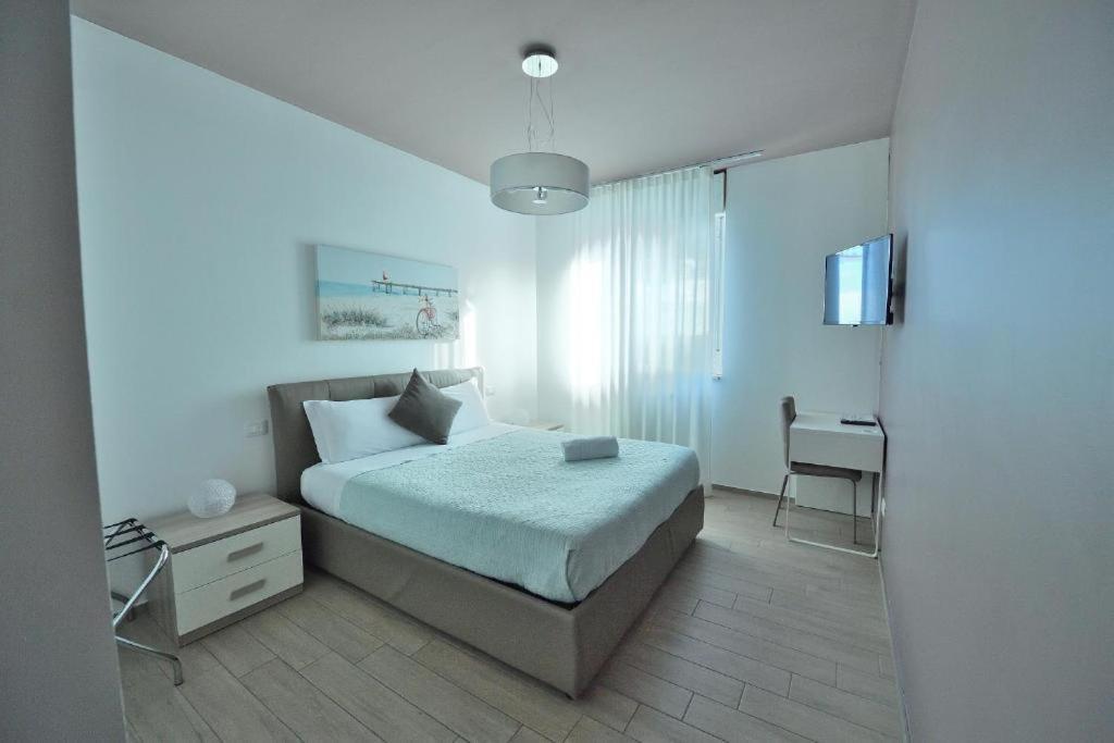 Karol Wojtyla Airport Bari Hotel Eksteriør billede