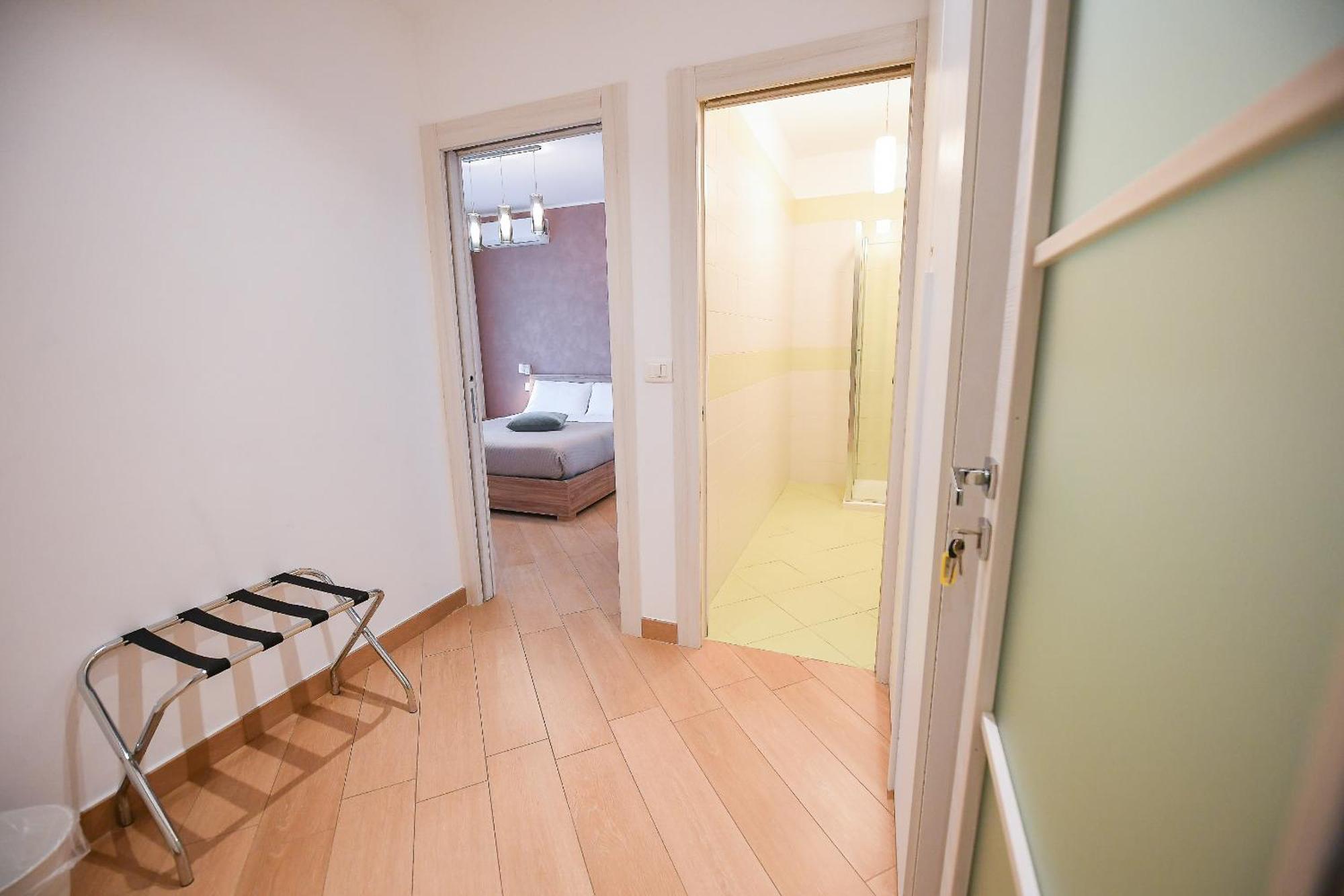 Karol Wojtyla Airport Bari Hotel Eksteriør billede