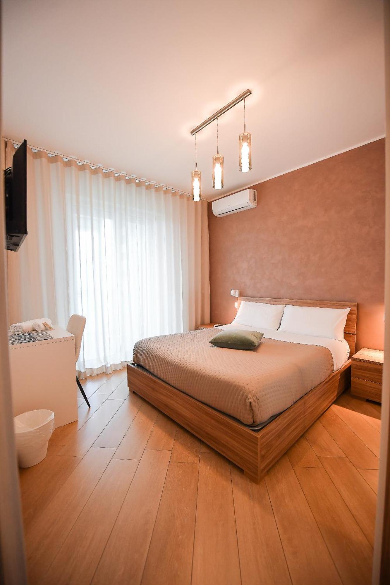 Karol Wojtyla Airport Bari Hotel Eksteriør billede
