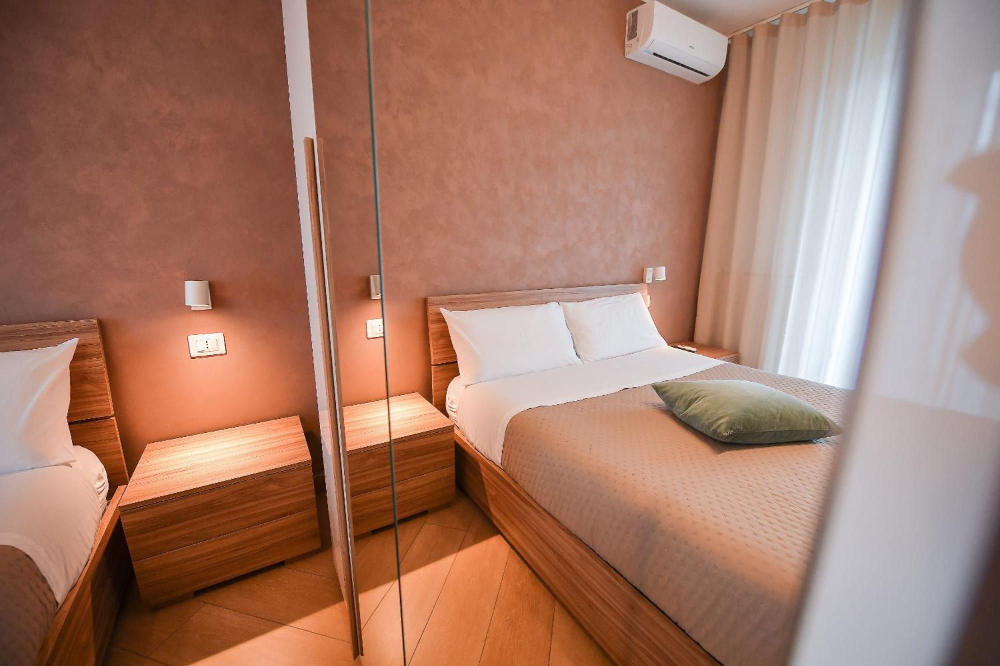 Karol Wojtyla Airport Bari Hotel Eksteriør billede