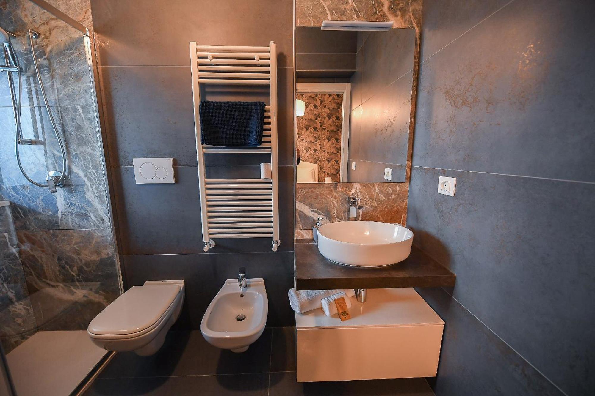 Karol Wojtyla Airport Bari Hotel Eksteriør billede
