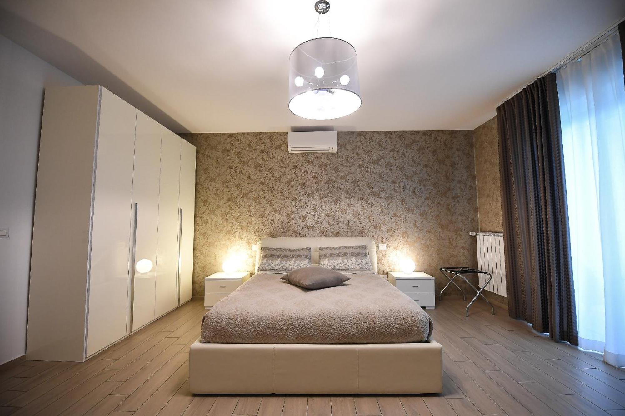 Karol Wojtyla Airport Bari Hotel Eksteriør billede
