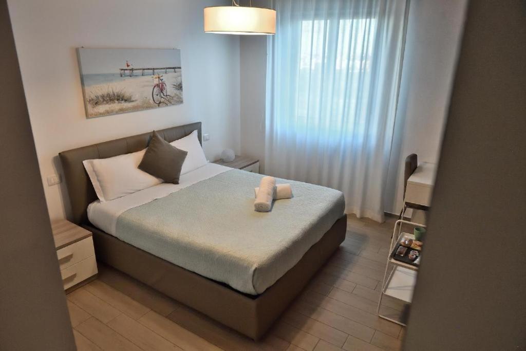 Karol Wojtyla Airport Bari Hotel Eksteriør billede