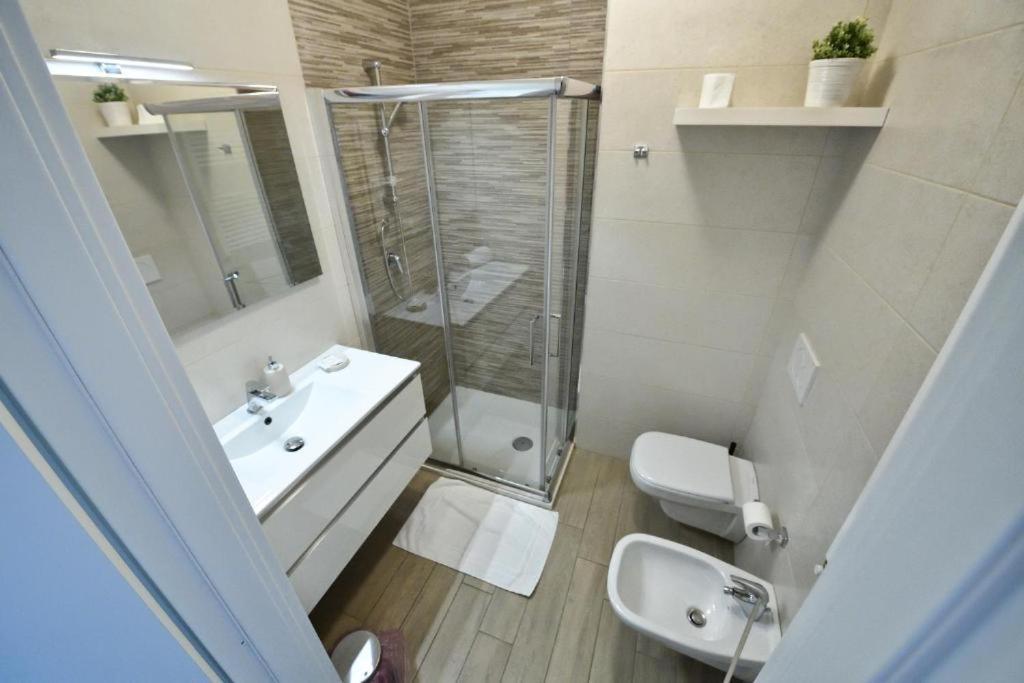 Karol Wojtyla Airport Bari Hotel Eksteriør billede