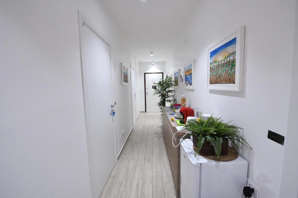 Karol Wojtyla Airport Bari Hotel Eksteriør billede