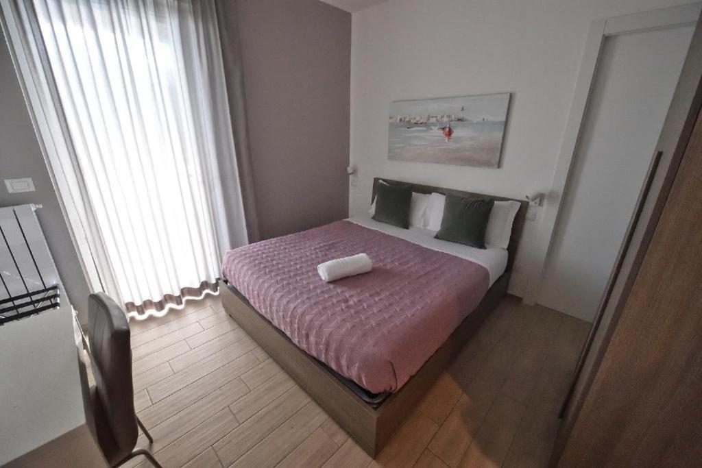 Karol Wojtyla Airport Bari Hotel Eksteriør billede