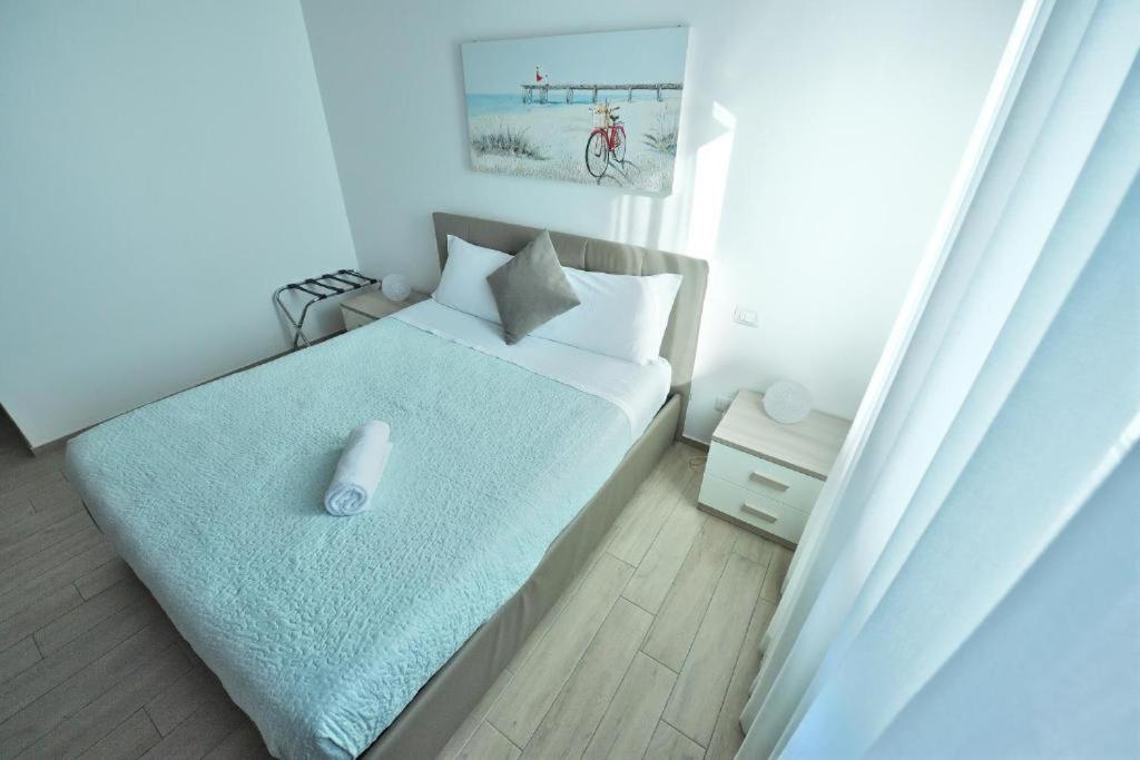 Karol Wojtyla Airport Bari Hotel Eksteriør billede